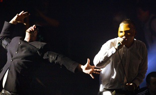 Les Bérurier Noir, lors d'un concert à Rennes, le 5 décembre 2003.