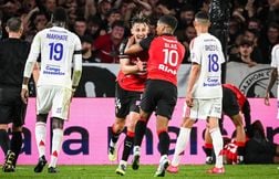 « Une surtension qui a coupé les écrans du VAR », l’OL se paie l’arbitrage