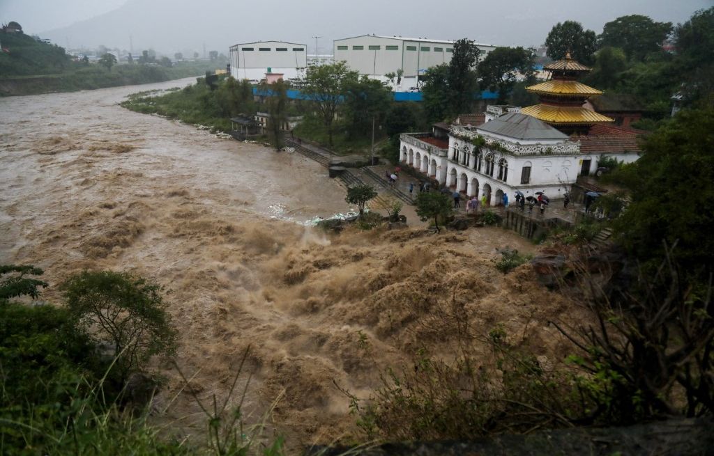 Népal : Au moins 42 morts dans les inondations et glissements de terrain