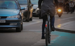 Illustration. Vélos et visibilité. Strasbourg le 26 octobre 2016.