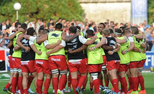 Les joueurs toulonnais à l'échauffement avant un match amical face à Bayonne, le 15 août 2014.