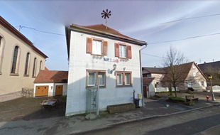 La mairie de Diffenbach-lès-Woerth, en Alsace.