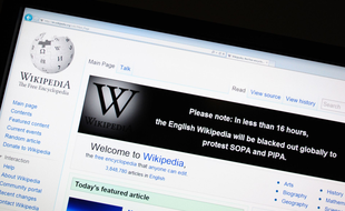 Une intelligence artificielle corrige les erreurs sur Wikipédia