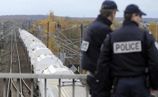 Le convoi de déchets nucléaires, parti mardi après-midi de la centrale de Borssele (Pays-Bas), est reparti tôt mercredi matin de la métropole lilloise où il avait passé la nuit après être entré en France en fin de soirée, selon une militante anti-nucléaire.