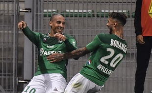Ici aux côtés de Denis Bouanga, Wahbi Khazri est enfin redevenu buteur dimanche contre Amiens (2-2). PHILIPPE DESMAZES
