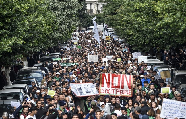 Algérie : La police empêche la marche des étudiants à Alger