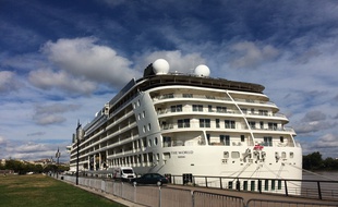 Le paquebot de croisière est en escale jusqu'à jeudi à Bordeaux.