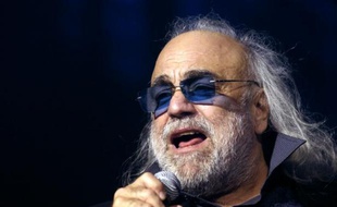 Le chanteur grec Demis Roussos le 15 décembre 2006 au Zénith à Paris