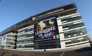 Moins de publicité sur les chaînes publiques, plus sur les chaînes privées, des "soirées télé" qui commencent plus tôt: 2009 devrait être l'année du grand changement pour les télespectateurs, sur fond de basculement vers le numérique.