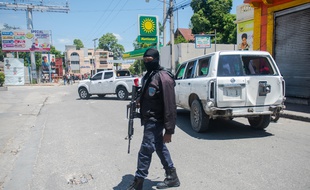 Un policier haïtien, à Port-au-Prince le 6 juillet 2020.
