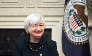 Janet Yellen a été officiellement intronisée présidente de la Réserve fédérale américaine (Fed) lundi pour un mandat de quatre ans, a annoncé la Fed dans un communiqué.