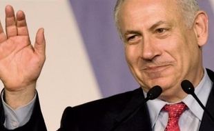 Le faucon Benjamin Netanyahu était mercredi le mieux placé pour mobiliser une majorité, bien que le parti de sa rivale centriste Tzipi Livni ait décroché de justesse la première place aux législatives en Israël.