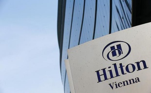 Le groupe hôtelier américain Hilton Worldwide a annoncé jeudi avoir déposé auprès des autorités boursières son dossier en vue d'une introduction en Bourse, qui entre ainsi dans sa phase concrète