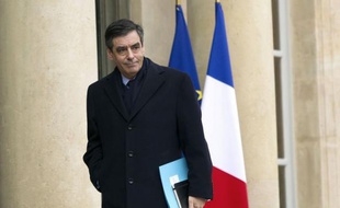 L'UMP doit dire qu'elle est "le parti de l'ordre" aux électeurs tentés par Marine Le Pen et que "l'Europe a besoin du leadership français" à ceux tentés par François Bayrou, a déclaré mardi François Fillon aux députés du parti majoritaire, selon des sources concordantes.