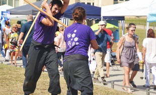 Deux pratiquants de Nin-Jutsu, dimanche, à Montpellier.