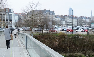 L'esplanade Gloriette-Petite-Hollande et ses abords doivent être requalifié.