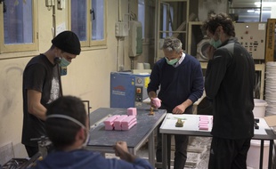 Une savonnerie à Marseille pendant le coronavirus