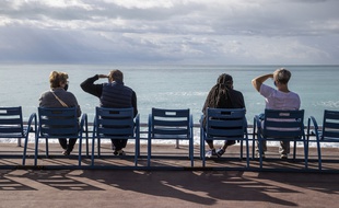 Les chaises bleues vont être démontées