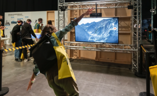 A l'expo "Crevez l'écran !", vous pourrez faire battre les ailes d'un dragon en plein vol...