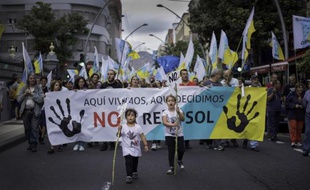 Manifestation le 18 octobre 2014 sur l'île de Tenerife, aux Canaries, contre la prospection pétrolière autorisée par Madrid au large de l'archipel
