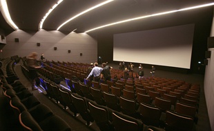 Au Kansas, la séance de cinéma pourrait être interdite aux personnes bénéficiaires des aides sociales.