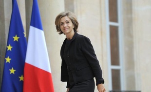 La porte-parole du gouvernement Valérie Pécresse a une nouvelle fois renvoyé mercredi l'adoption par le gouvernement d'un nouveau plan de rigueur aux résultats du sommet de Bruxelles et à la publication à venir d'une série d'indicateurs économiques.