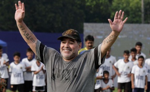 Maradona file au Belarus.