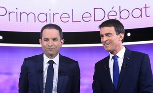 Benoît Hamon et Manuel Valls lors du dernier débat de la primaire à gauche, mercredi 25 janvier.