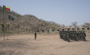 Des soldats de l'armée spécialement déployés pour la surveillance du parc animalier Pendjari et la protection des animaux au Bénin.