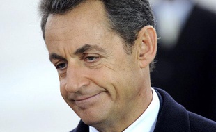 Nicolas Sarkozy commémore l'armistice de la guerre de 1914-1918, le 11 novembre 2011, au pied de l'Arc de Triomphe.