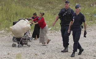 Le 28 aout 2012, la police procède à l'évacuation d'un camp de Roms dans le quartier de Parilly, à St Priest, dans la banlieue de Lyon.