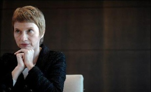 Le Medef a appelé mardi les candidats à la présidentielle à se montrer "plus ambitieux" pour l'économie et proposé cinq chantiers pour doper la production des entreprises, afin de porter le rythme de croissance de 2% (en 2006) à 4% d'ici 5 ans.