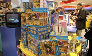 Illustration/ Un magasins de jouets parisien.