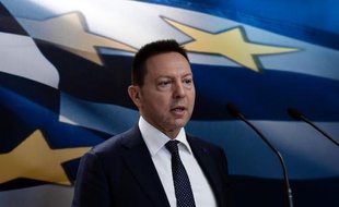 Le ministre grec des Finances Yannis Stournaras, le 10 avril 2014 à Athènes