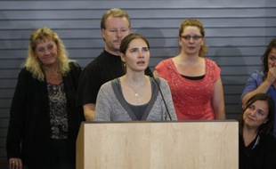 Nouveau rebondissement dans la saga judiciaire entourant le meurtre sulfureux de l'étudiante britannique Meredith Kercher à Pérouse en 2007: la Cour de Cassation italienne a annulé mardi l'acquittement de l'Américaine Amanda Knox et de son ex-petit ami italien.