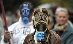 Une mission d'information et d'évaluation sur l'exploration et l'exploitation des gaz de schiste, créée par le conseil général du Lot-et-Garonne, première collectivité à mettre en place une telle mission, s'est réunie mercredi à Agen, a constaté un correspondant de l'AFP.