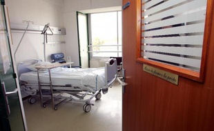 Le tribunal administratif de Châlons-en-Champagne se prononce jeudi sur la fin de vie de Vincent Lambert, un tétraplégique en état de conscience minimale, dont les parents s'opposent à l'euthanasie passive décidée par le corps médical en accord avec sa femme et une partie de sa famille.