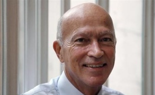 Le Conseil des ministres a approuvé la nomination d'un délégué interministériel à la communication, Thierry Saussez, qui va également prendre la responsabilité du Service d'information du gouvernement (SIG), a annoncé mercredi le porte-parole du gouvernement, Luc Chatel.