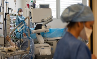 Pour les soignants contaminés par le Covid-19 dans le cadre de leurs fonctions, les conditions d'accès à la reconnaissance automatique en maladie professionnelle sont très restrictives.