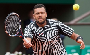 Jo-Wilfried Tsonga lors de son match contre l'Allemand Struff, le 24 mai 2016 à Roland-Garros.