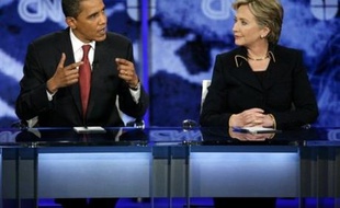Mme Clinton avait provoqué la surprise durant la dernière réplique du 19e débat organisé entre les candidats démocrates depuis moins d'un an, en semblant évoquer sa vie d'après la campagne.