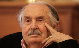 Tonino Guerra, lors d'une conférence de presse à Saint-Pétersbourg le 21 mai 2010.