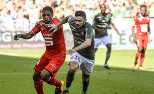 Rémy Cabella, ici au duel ce dimanche avec le Rennais Ludovic Baal.