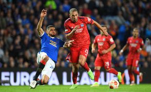 A l'image d'Islam Slimani, précieux sur le front de l'attaque et impliqué sur le second but, jeudi à Ibrox Park, les Lyonnais ont bien bataillé pour battre les Rangers. ANDY BUCHANAN
