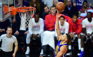 Le joueur des Golden State Warriors Stephen Curry, le 19 novembre 2015 contre les Clippers.