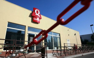 Le restaurant Quick dans la zone commerciale de Cap Sud, Avignon, le 25 janvier 2011.