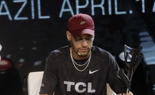 Neymar et ses ex-béquilles