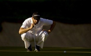 L'Espagnol Sergio Garcia a remporté dimanche à Valderrama le Masters d'Andalousie de golf, comptant pour le circuit européen (EPGA), en devançant d'un coup son compatriote Miguel Angel Jimenez avec un total de 278, six sous le par.