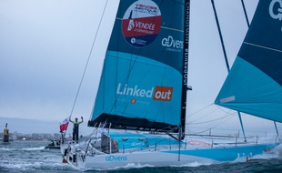 Thomas Ruyant sur LinkedOut à l'arrivée aux Sables d'Olonne mardi soir.