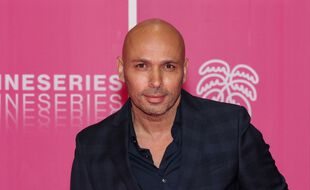 Eric Judor sur le tapis rose du festival CanneSeries en 2019.